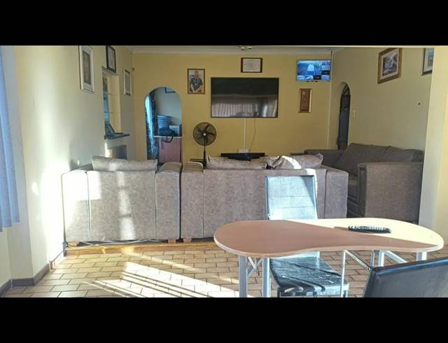 3 BEDROOM PROPERTY TO RENT IN WYCHWOOD